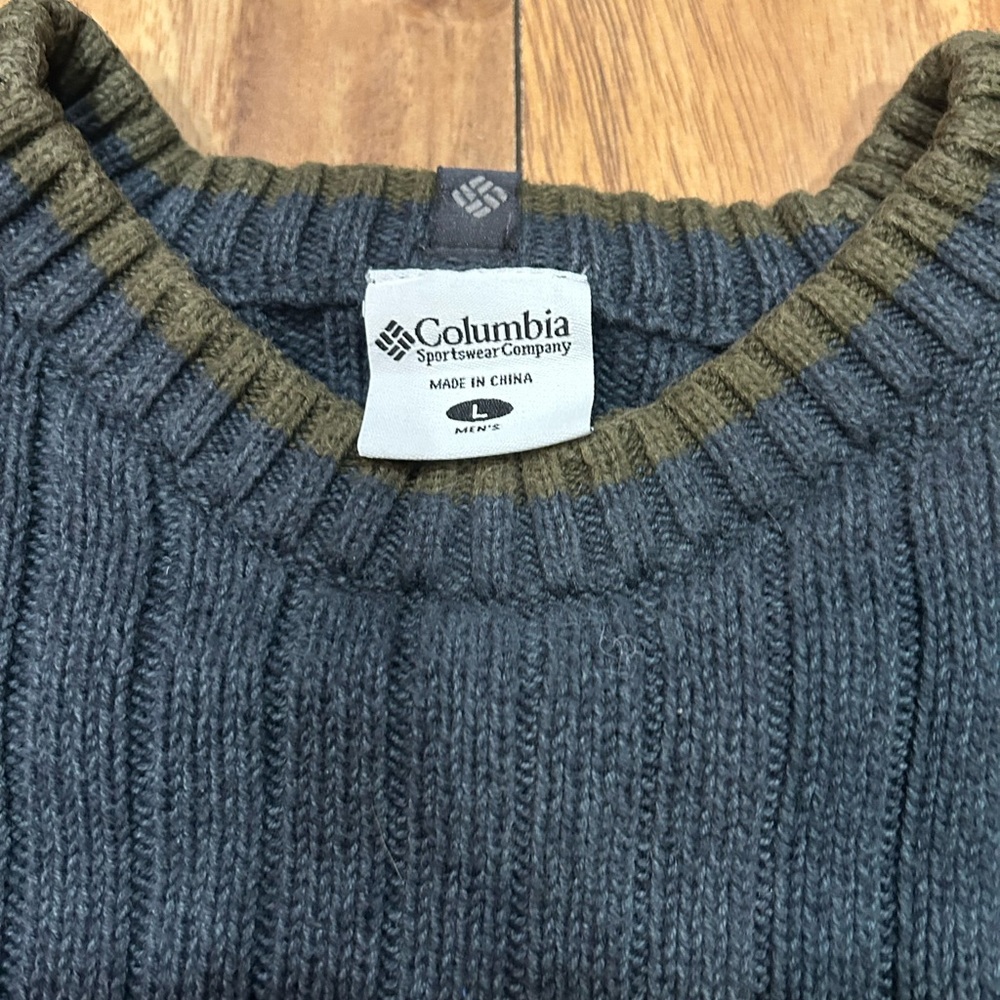 Columbia Men's Navy Blue Crewneck Sweater